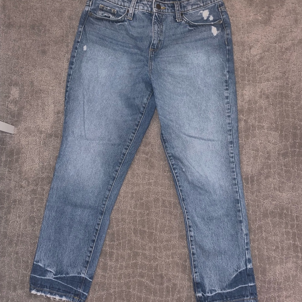 Universal thread slightly distressed jeans